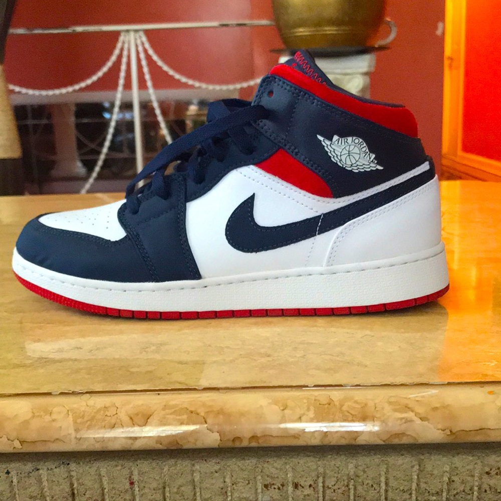 Air Jordan retro 1’s Youth size 7